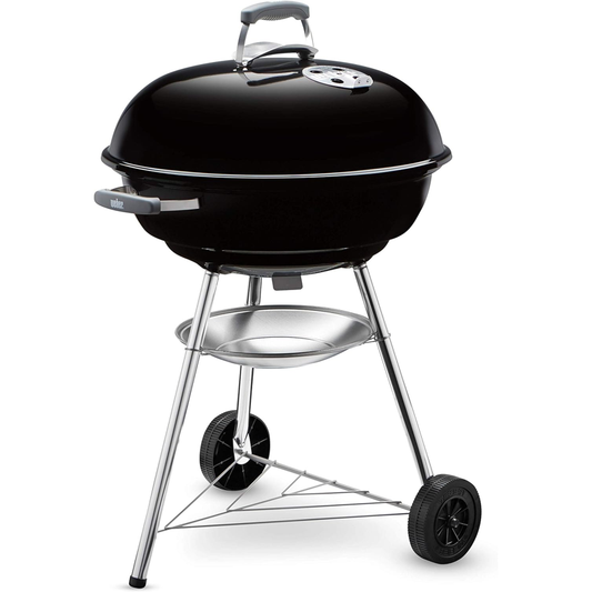 Barbecue con griglia e coperchio nero